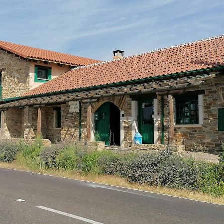 Hosteria Casa Flor Hotel Murias de Rechivaldo Exterior photo